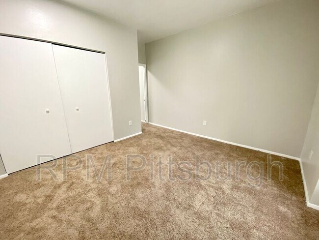 Building Photo - 753 Chautauqua Ct