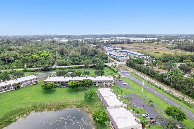 Building Photo - 118 Lake Constance Dr