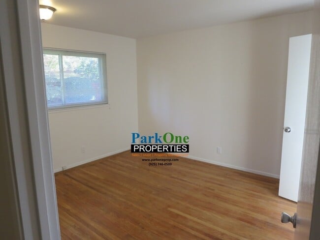 Building Photo - Charming 3-Bedroom Single-Level Home with ...