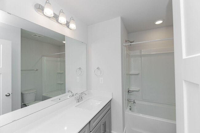 Building Photo - Monte Vista Townhomes