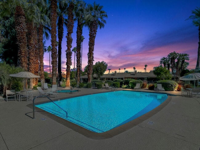 Building Photo - 175 Gran Via