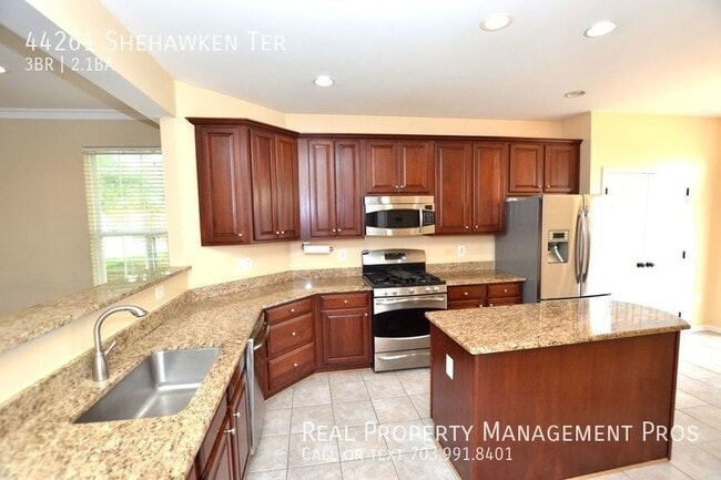 Building Photo - 44261 Shehawken Terrace