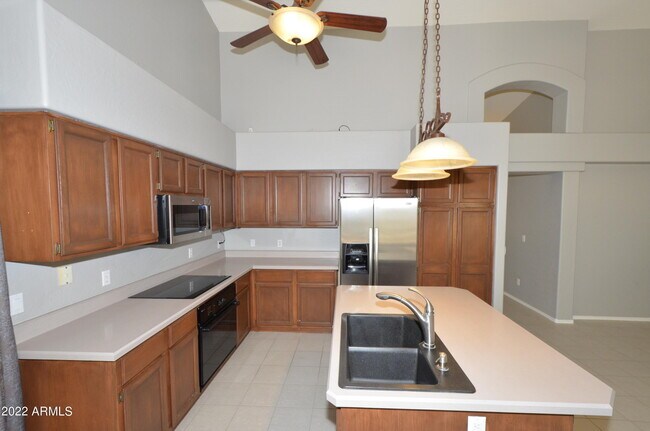 Building Photo - 1322 E Briarwood Terrace
