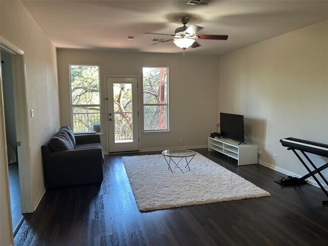 Building Photo - 6705 Fort Davis Cove