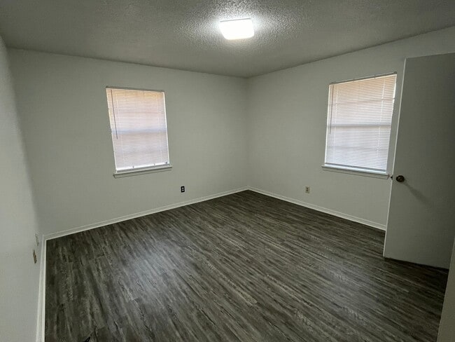 Building Photo - 92 N Josephine