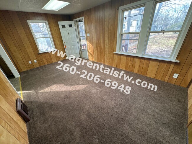 Building Photo - 1 Bedroom House