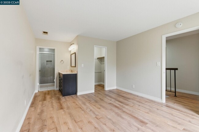 Building Photo - 209 Valley Oak Plaza
