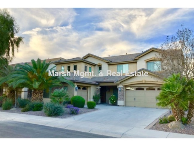 Building Photo - Beautiful 2-story 5 bedroom home with fenc...
