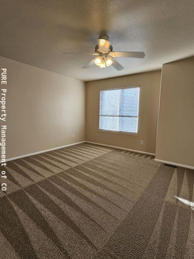 Building Photo - 2-story home with finished basement! 2-car garage!