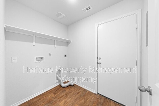 Building Photo - 4522 Meerkat Dr