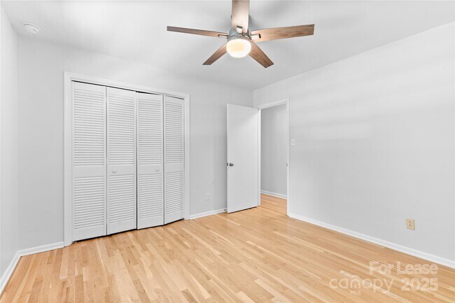 Building Photo - 6101 Davidson Dr