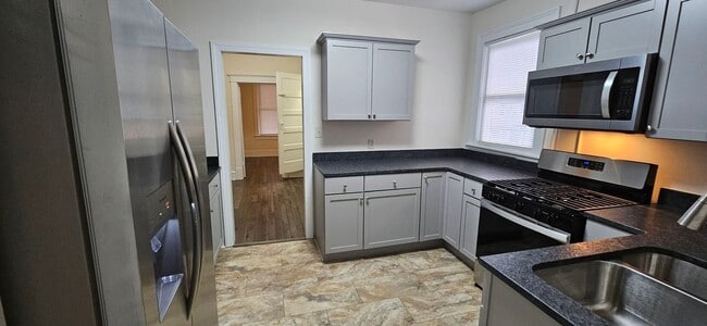 Building Photo - 438 Goethe St