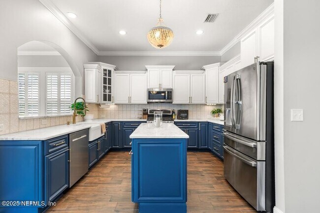 Building Photo - 1175 Eagle Point Dr