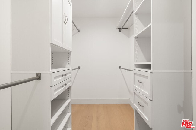 Building Photo - 4824 Saloma Ave
