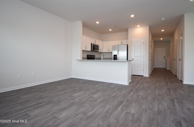 Building Photo - 3605 Sedge Dr
