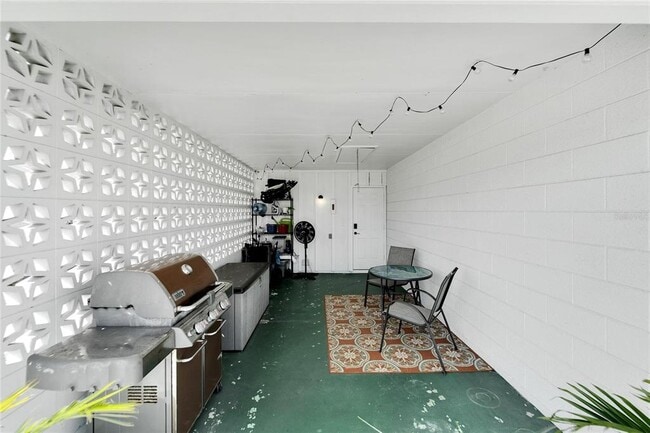 Building Photo - 1216 Hacienda Dr