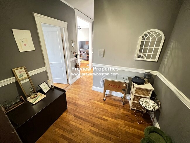 Building Photo - 1572 Commonwealth Ave