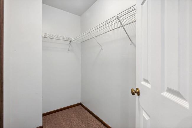 Building Photo - Spacious 2-Bed, 3.5-Bath Townhouse with St...