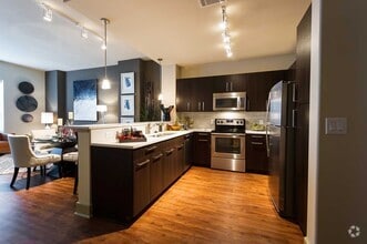 Building Photo - Luxury Living in Montrose 2/2
