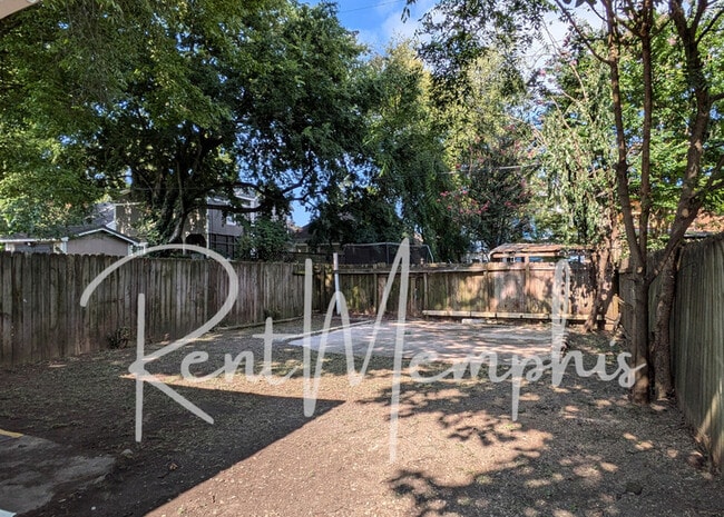 Building Photo - 995 Meda St