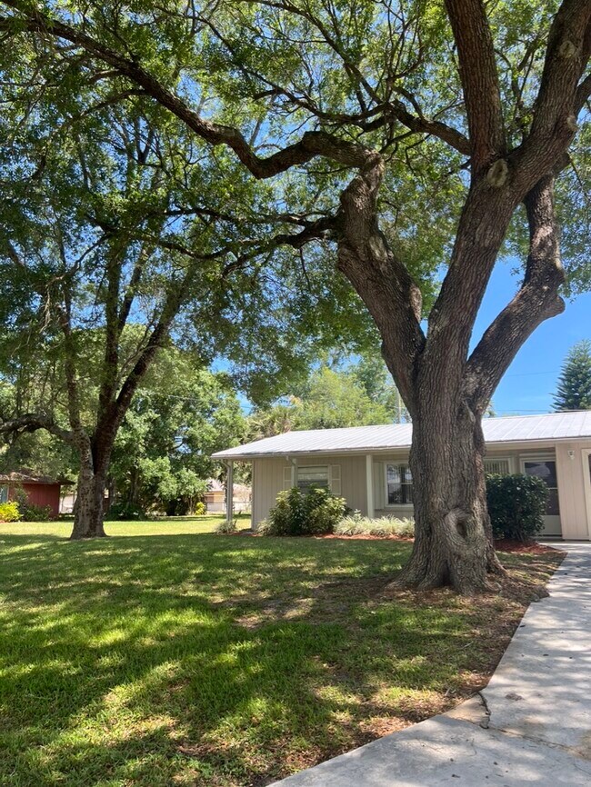 Primary Photo - 651 Lawson St