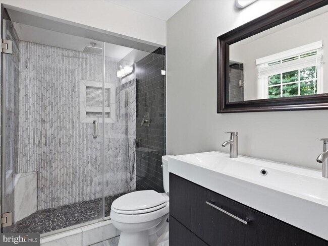 Building Photo - 6055 Meyers Landing Ct