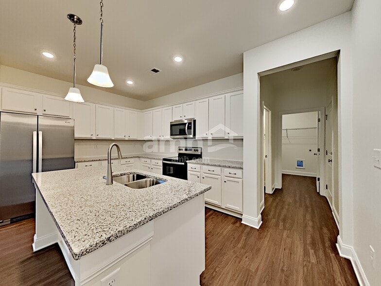 Building Photo - 5120 Smithbriar Dr