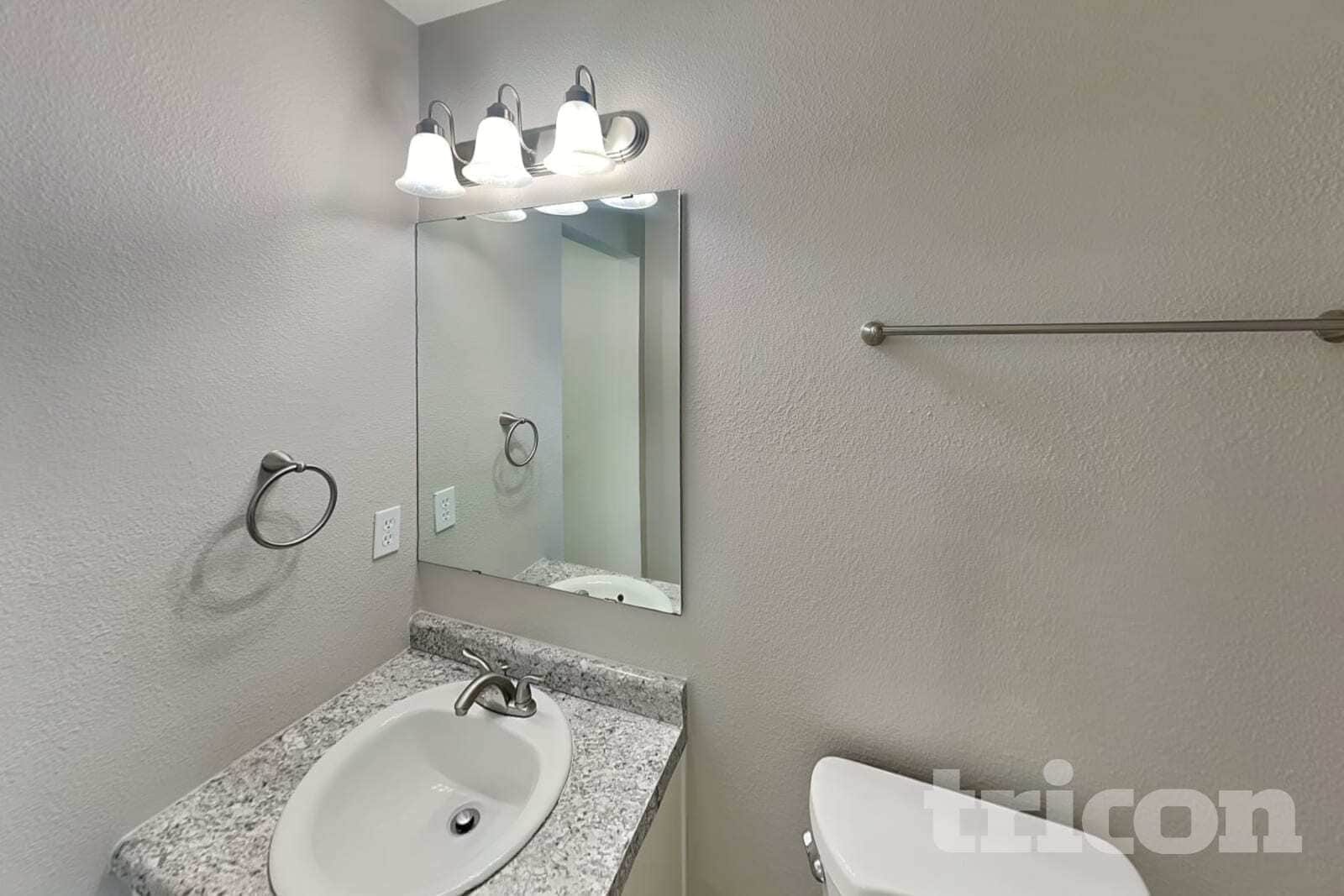 Building Photo - 2869 Ludwig Dr