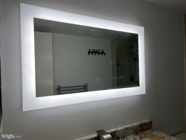 Building Photo - 1800 Old Meadow Rd