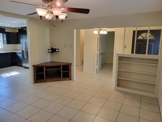 Building Photo - 3159 Southlake Park Dr