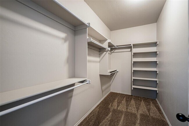 Building Photo - 1736 Eighty-Niner Ter