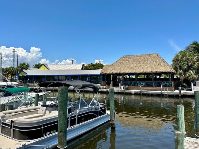 Building Photo - 7914 SE Villa Cir