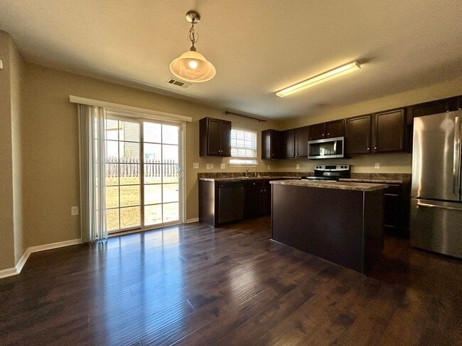 Building Photo - 3987 Tallowtree Ln