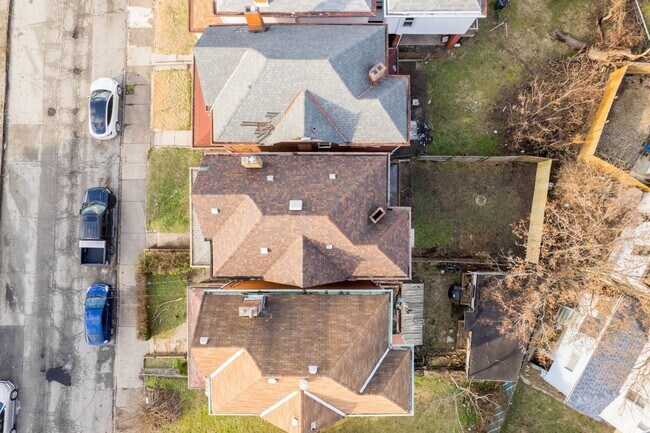 Building Photo - MOVE IN TODAY to this FULLY RENOVATED 4-BEDROOM located in Munhall!