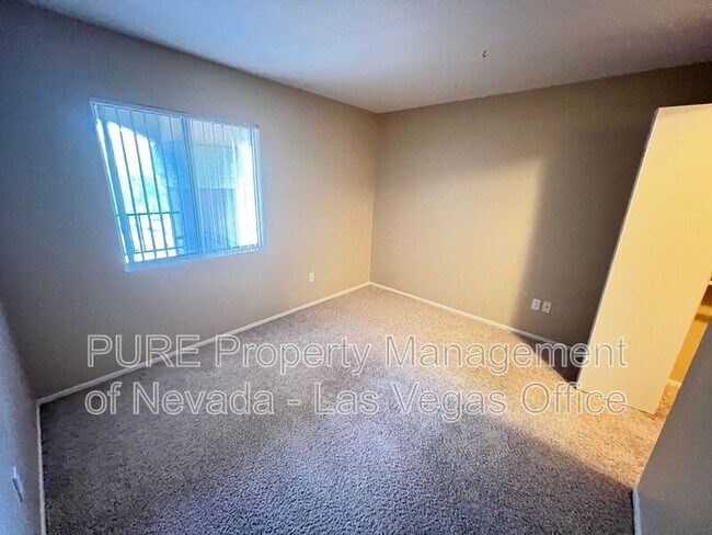 Building Photo - 7885 W Flamingo Rd