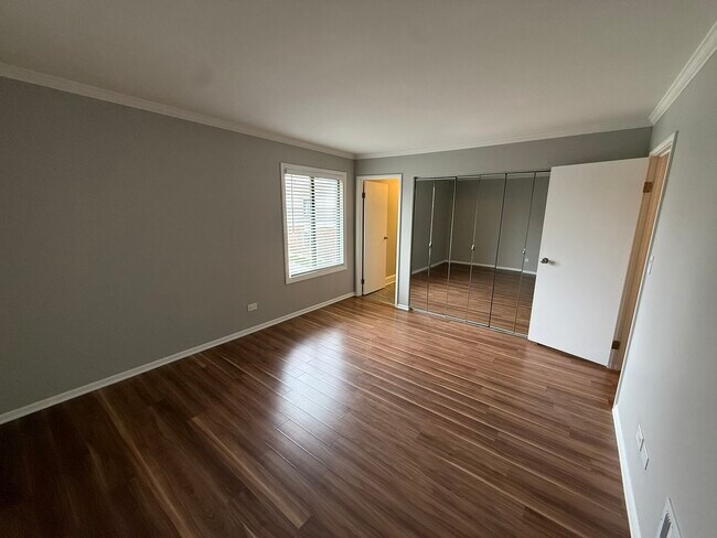 Building Photo - 420 74th St