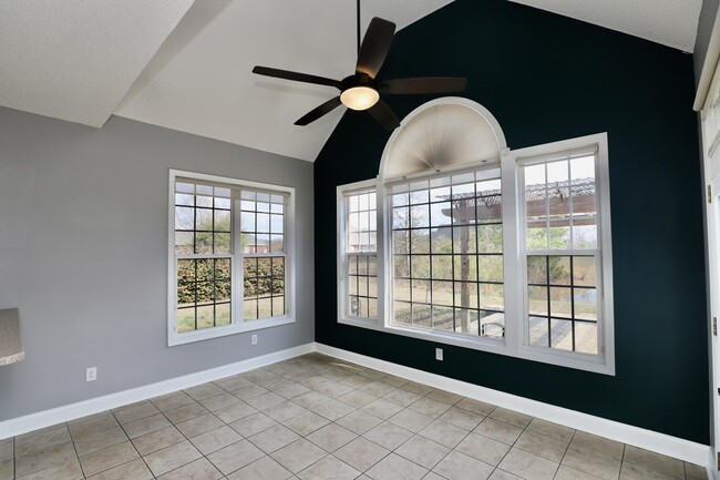 Building Photo - 1855 Beachforest Way