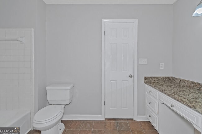 Building Photo - 213 Robin Ln