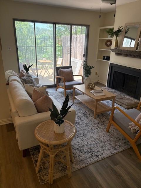 Building Photo - 6910 Hart Ln