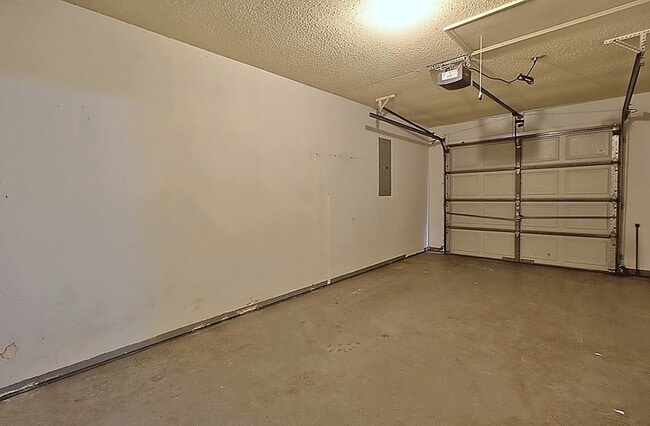 Building Photo - 784 Inwood Dr