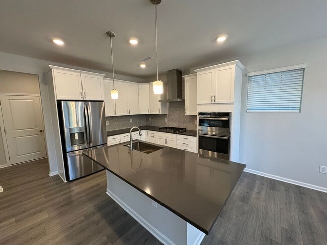 Building Photo - 2422 Greshford Ln