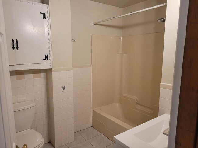 Building Photo - 28 Courtland St