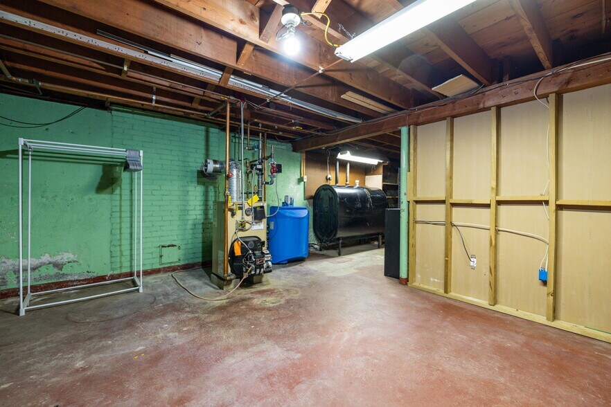 Building Photo - 10 Holiday Ln