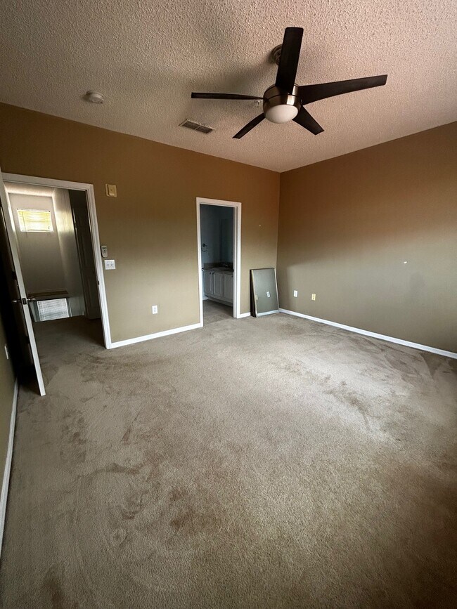 Building Photo - 4980 Baraldi Cir