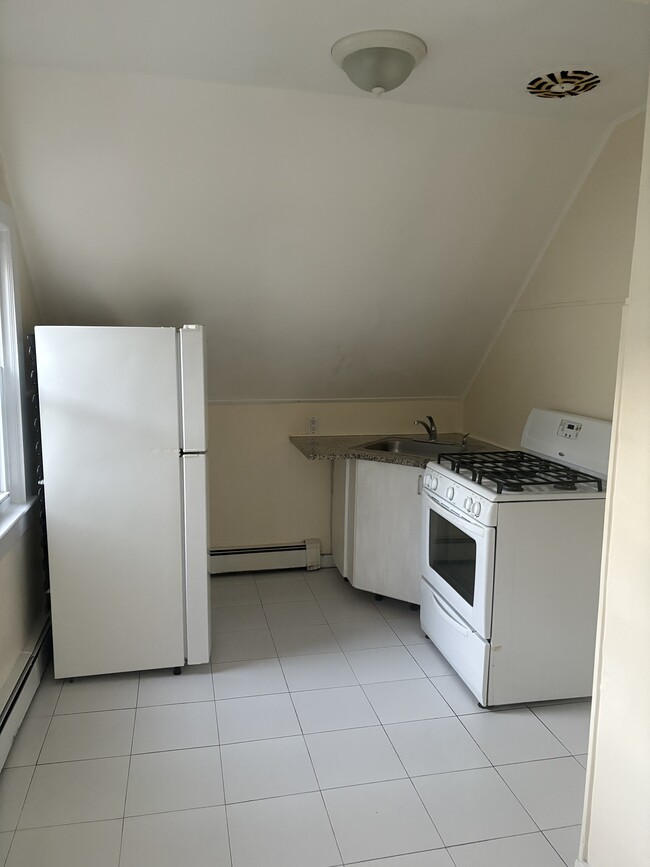 Building Photo - 300 Brown Ave