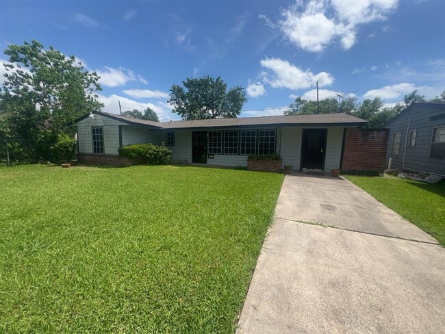 Primary Photo - 5810 Glenhurst Dr