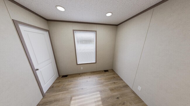 Building Photo - 3955 Auburn Ln