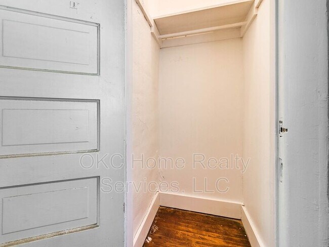 Building Photo - 1740 NW 11th St