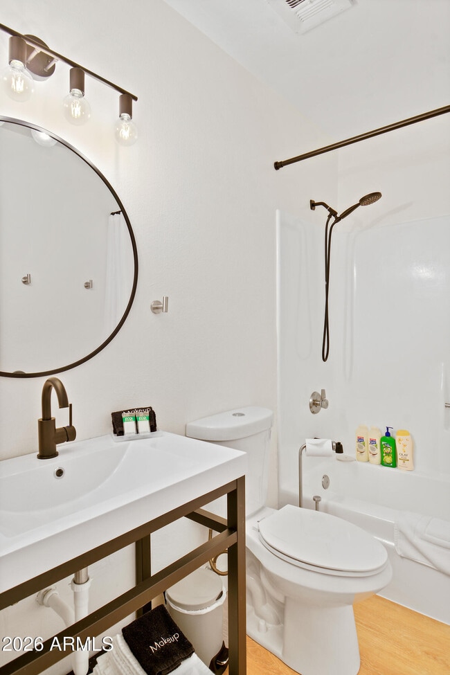 Building Photo - 5909 N 81st St