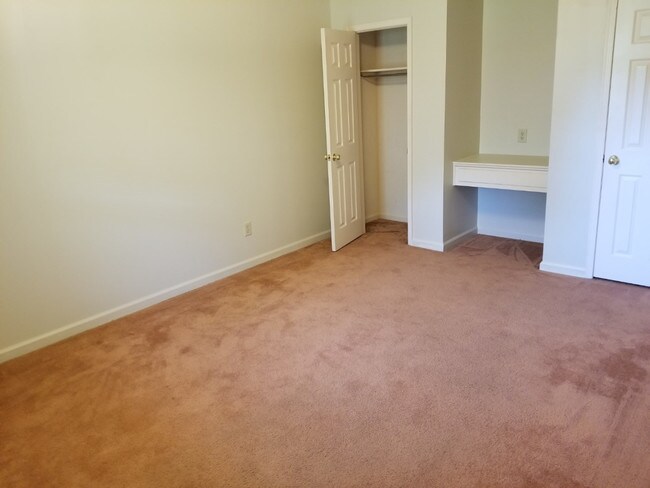 Building Photo - Camelot